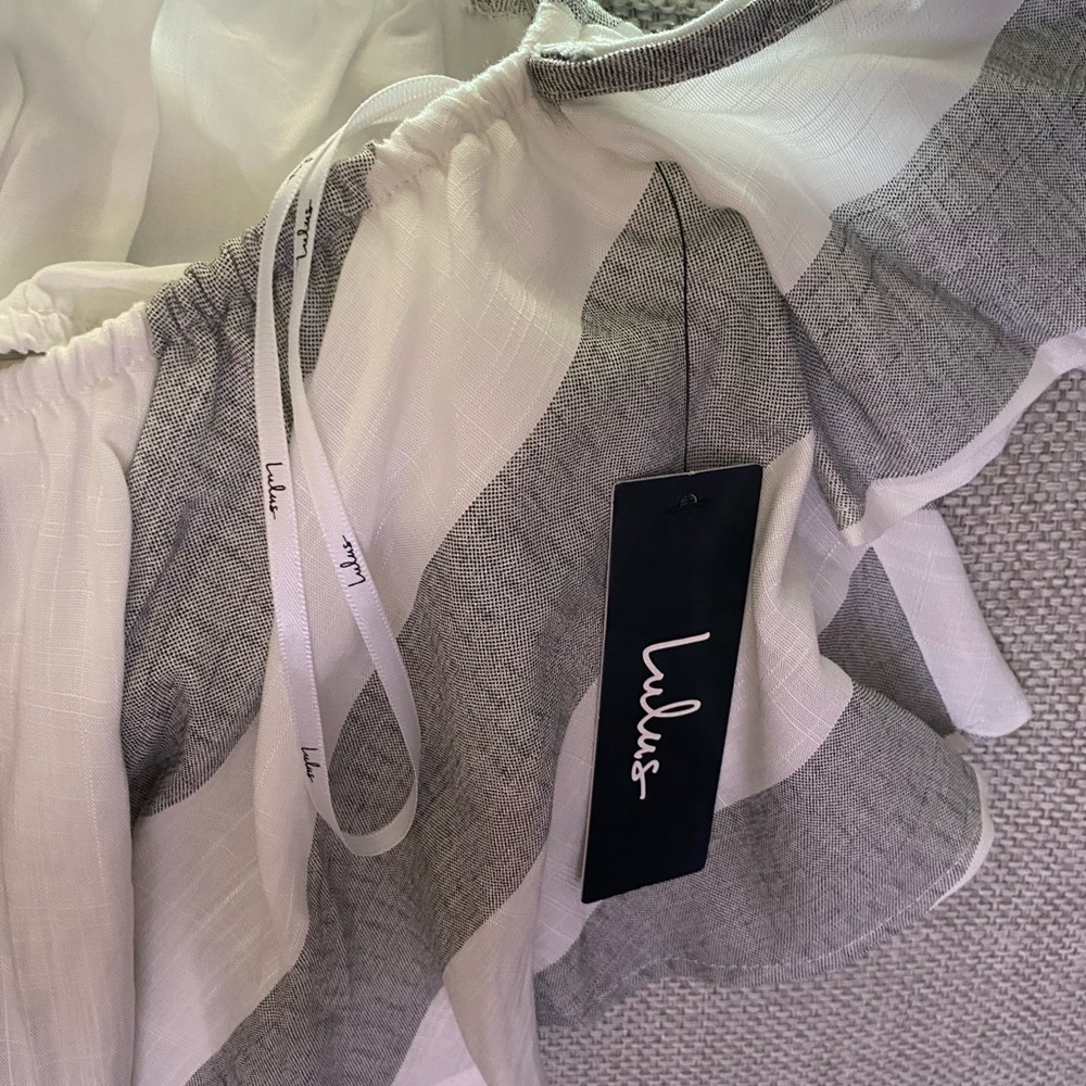 NWT Lulu’s Striped Off the Shoulder Crop Top